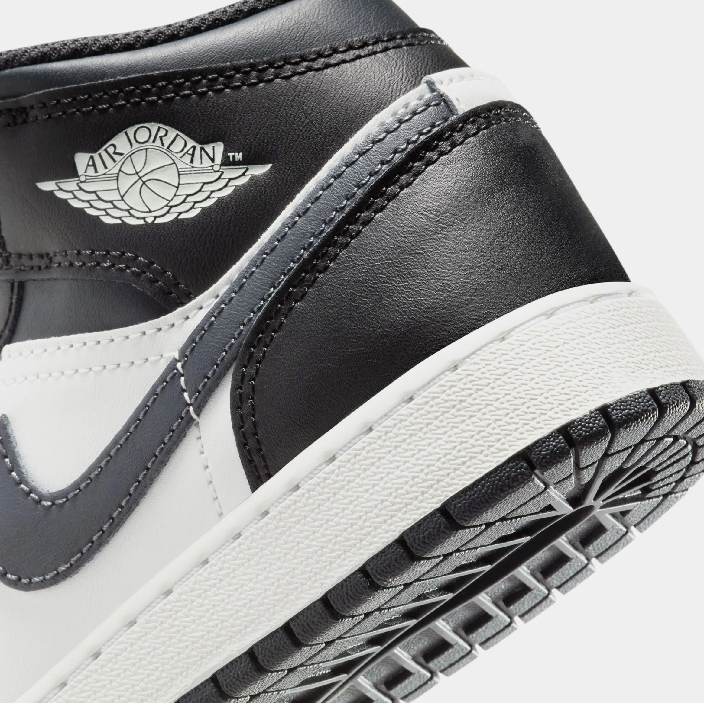 Air Jordan 1 Mid Off Noir Grade School Lifestyle Shoes (Grey/Black/White)