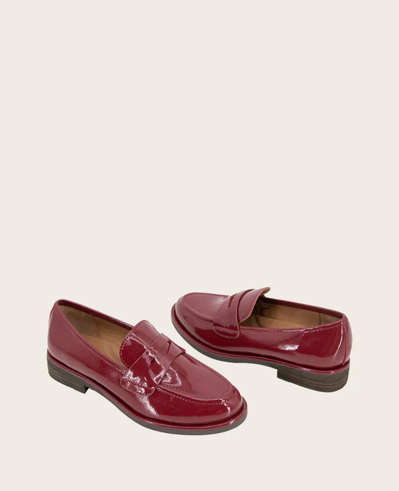 GENTLE SOULS - Cybil Crinkle Patent Loafer