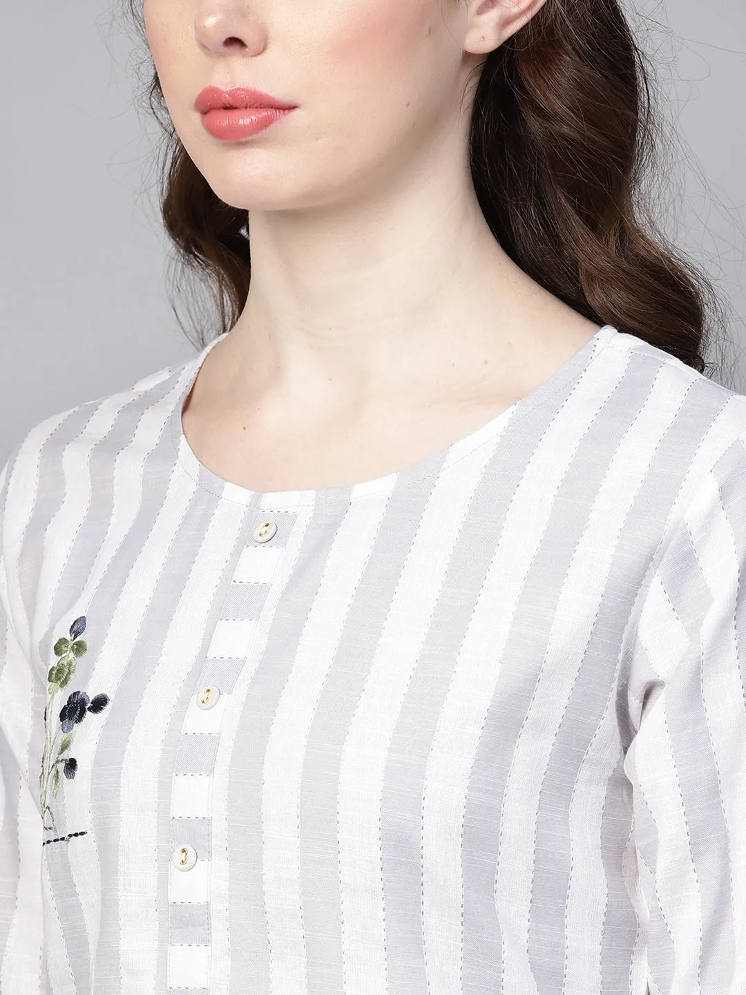 Women Grey & White Striped Kurta Set